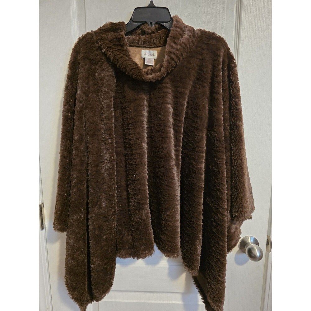 Le Mode Brown Faux Fur poncho features  texture, cowl-neck one sz fits